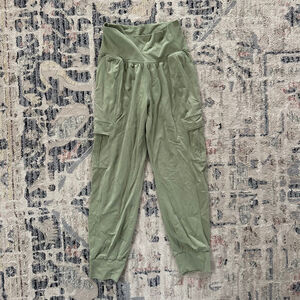 Women's Athleta Green Cargo Joggers S